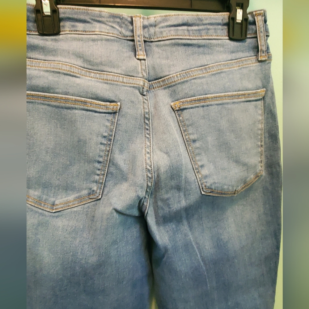 High Rise Patch Jeans - Picture 6 of 9